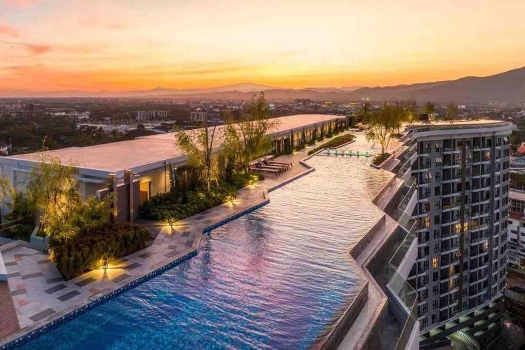 New & Cozy 2 Bedroom @ The Astra Sky River Chiang Mai Exterior photo